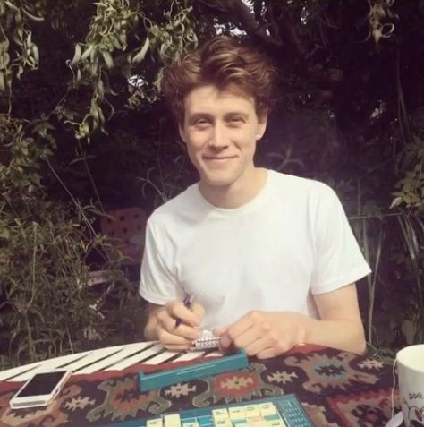 George Mckay, George Mackay, All The Young Dudes, Movies And Series, Marauders Era, Mischief Managed, The Marauders, Wizarding World, Hunger Games