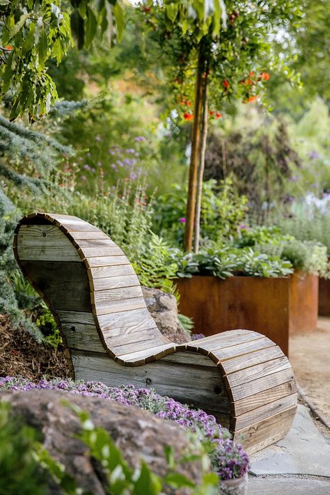 Wood Garden Chair, Garden Chairs Outdoor Wood, Garden Chairs Ideas, Diy Garden Chair, Chairs In The Garden, Reclaimed Wood Chair, Outdoor Furniture Chairs, Garden Lounge, Wooden Chairs