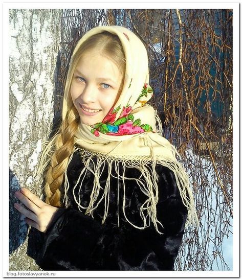 Slavic Outfit, Russian Hairstyles, Slavic Doll, Slavic Dolls, Soviet Fashion, Slavic Culture, Swedish Girls, Artistic Pictures, Polish Women