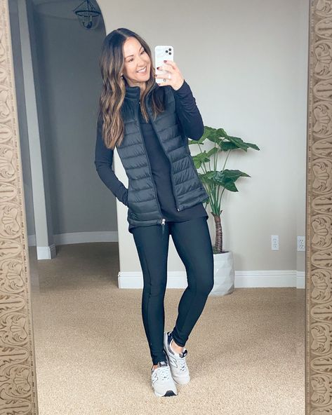 Petite Athleisure Outfits, Black Puffer Vest Outfits For Women, Black Puffer Vest Outfit, Black Vest Outfit, Sports Day Outfit, Women's Athleisure, Fall Photo Outfits, Workout Outfits Winter, Puffer Vest Fashion