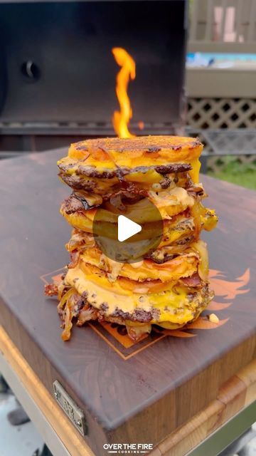 Pattymelt Burger, Burger Display, Burger Instagram, Burger Sliders Recipes, Sliders Recipes, Patty Melt, Burger Sliders, Slider Recipes, Smash Burger