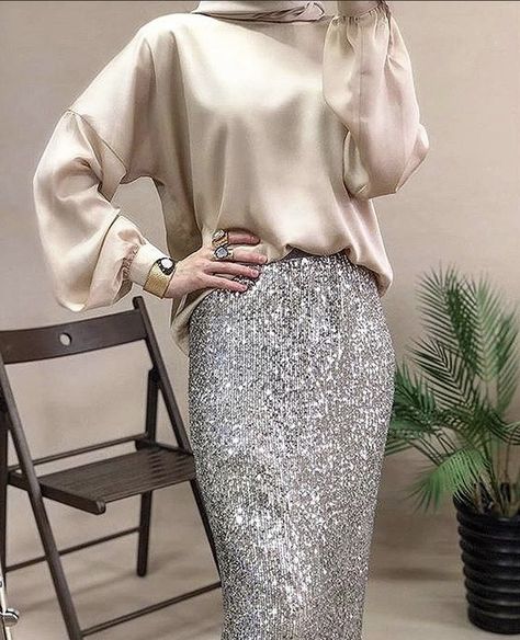 Skirt And Blouse Soiree, Simple Soiree Blouses Hijab, Glittery Skirt Outfit, Skirt Soiree, Outfit Hijab Ideas, Modest Outfits Muslim, Outfits Muslim, Corset Fashion Outfits, Modest Evening Dress