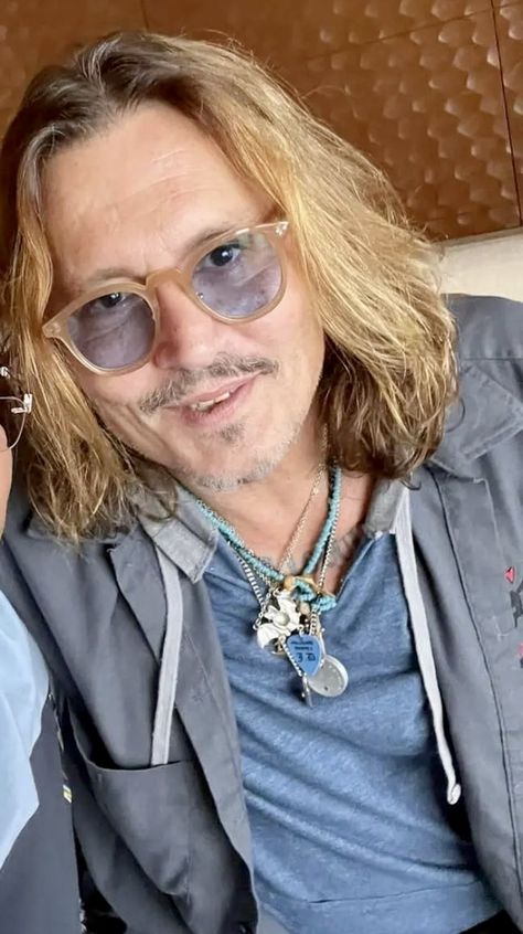 Johnny Depp New Photos 2023, Johnny Depp Selfie Picture 2023, Johnny Depp Selfie, I Need A Kiss, Johnny Depp Recent Photos, Johnny Depp Girlfriend, Johnny Depp 2023, Johnny Depp News, Johnny Depp Hairstyle