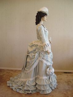 1870s -- back when the distinction between your dress and the drapes was harder to draw... Historical Gowns, 1870s Fashion, Bustle Dress, Victorian Costume, 19th Century Fashion, Old Dresses, Victorian Clothing, Antique Dress, Vintage Gowns