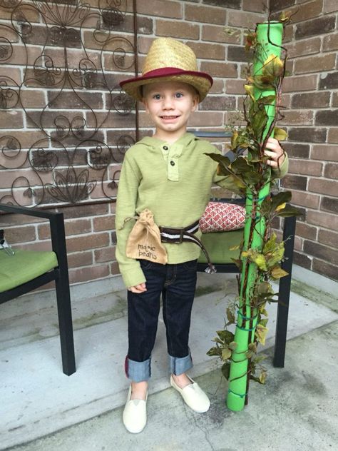 100 Easy Ideas for Book Week Costumes.  Jack and the Beanstalk costume idea for Book Week 2019 Beanstalk Costume, Fairy Tail Costumes, Nursery Rhyme Costume, Book Week Costumes, Storybook Character Costumes, Diy Costumes Kids Boys, Book Characters Dress Up, Book Character Day, Children's Book Characters