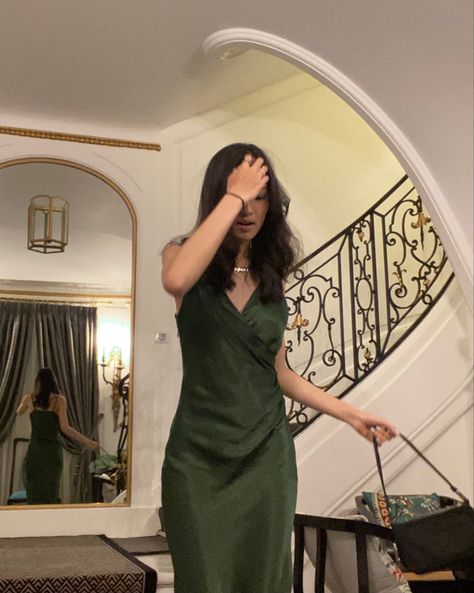 Dark Green Dress Aesthetic, Astoria Greengrass Aesthetic, Green Dress Aesthetic, Astoria Greengrass, Aesthetic Harry Potter, Green Slip Dress, Dark Green Dress, Classy Prom Dresses, Dress Aesthetic