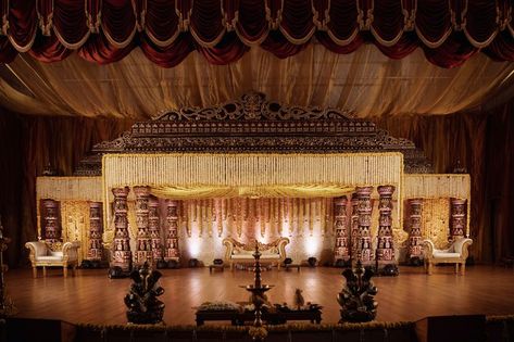 Mandapam Decoration, Royal Wedding Decorations, Indian Wedding Decorations Receptions, Reception Stage Decor, Wedding Stage Backdrop, Wedding Hall Decorations, Wedding Stage Decor, Wedding Background Decoration, Wedding Decor Photos