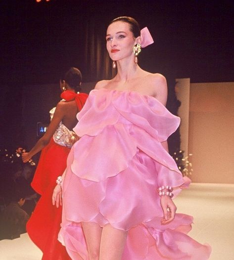 2,571 Likes, 7 Comments - Virgo Mood (@virgomood) on Instagram: “Givenchy 1991 🌷” Givenchy 90s, Virgo Mood, Givenchy Haute Couture, Runway Fashion Couture, Dreamy Dress, Brides And Bridesmaids, Couture Fashion, 90s Fashion, Runway Fashion