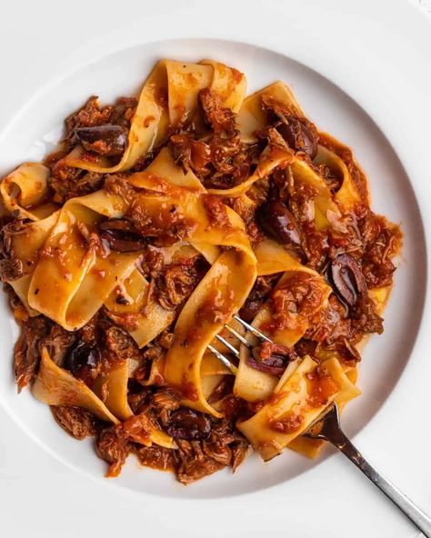 Easy Slow Cooked Lamb Ragu with Olives - The Burnt Butter Table Beef Cheek Ragu, Slow Cooked Beef Cheeks, Burnt Butter, Lamb Ragu, Pork Ragu, Running Fuel, Beef Ragu, Ragu Recipe, Beef Cheeks