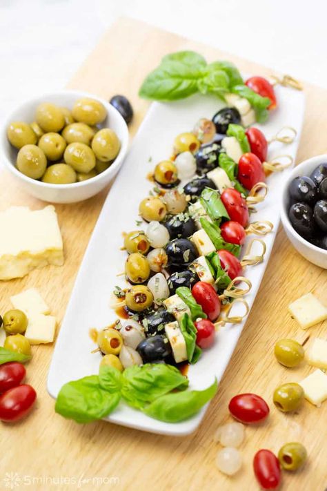 Easy Appetizer Skewers with Olives from Spain Recipe Wine Tour Snacks Appetizers, Appetizers From Spain, Spain Appetizer, Skewer Apps, Toothpick Appetizers Easy, Spain Recipes, Easy Tapas, Appetizer Skewers, Fancy Lunch