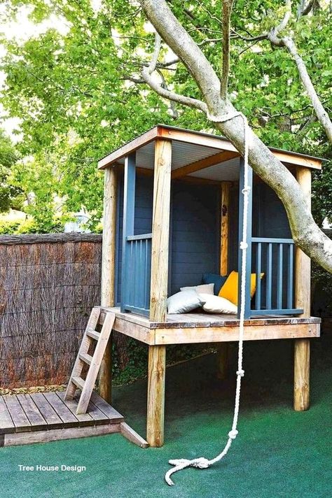 Best Tree House Designs Outdoor Forts, Simple Tree House, Garden Plot, Diy Playroom, Tree House Diy, Backyard Playhouse, Build A Playhouse, Tree House Kids, Diy Playground