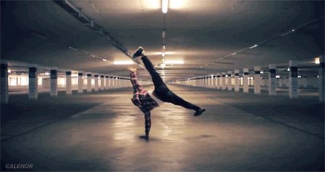 breakdancing dancing boy hip hop bboy Hip Hop Dance Gif, Ballerina Gif, Balle Dance, Dance Gif, Dance Cardio, Dancing Gif, Amazing Images, Skateboarder, Break Dance