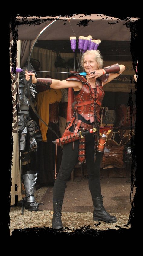 Archery Outfit, Viking Archer, Archer Costume, Archery Poses, Female Archer, Archery Women, Archery Girl, Playing Dress-up, Gothic Costume