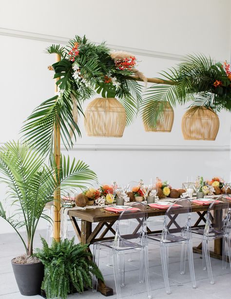 Havana Nights Party, Tropical Glam, Themed 1st Birthday, Luau Theme Party, Fiesta Tropical, Luau Theme, Palm Beach Wedding, Hawaiian Theme, Wedding Venues Beach