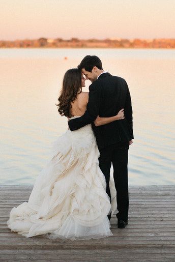 I love everything about the picture! Her dress, the pose, and the location! BEAUTIFUL!!!! Wedding Pictures Beach, Poses Bride, Artistic Wedding Photography, Wedding Picture Poses, Wedding Apparel, Romantic Sunset, Pose Fotografi, Groom Poses, Wedding Photos Poses