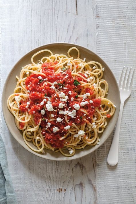 Grated Tomato Pasta, Grated Tomato, Spaghetti Plate, Best Marinara Sauce, Meatless Dishes, Ricotta Salata, Grilled Chicken Tacos, Tomato Dishes, Summer Moodboard