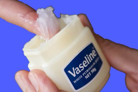 What is slugging? The K-beauty skincare trend using... Vaseline? Slugging With Vaseline, Vaseline Slugging, Uses For Vaseline, Benefits Of Vaseline, French Beauty Routine, Diy Donut, Vaseline Uses, Winter Beauty Tips, Vaseline Beauty Tips