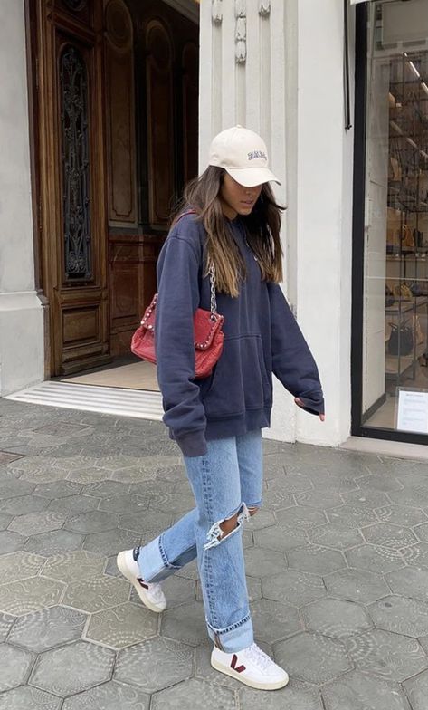 Weekend Mood, Veja Sneakers, Denim Chic, Fashion Inspiration, Fashion Forward, Rain Jacket, Bomber Jacket, Ootd, Style Inspiration