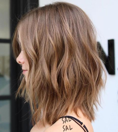 Light Brown Layered Long Bob Long Layered Bob Hairstyles, Corte Long Bob, Long Layered Bob, Dunner Wordend Haar, Long Bobs, Choppy Bob Hairstyles, Hair Color Light Brown, Long Bob Haircuts, Layered Bob Hairstyles