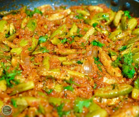 Are you bored of eating regular tindora/kundru/ivy gourd sabji? Then make this innovative and flavourful 'Shahi Tindora Ki Sabji'. Tindora Recipes Indian, Veg Sabji Recipe, Tindora Recipes, Ivy Gourd, Indian Vegetarian Dishes, Indian Veg Recipes, Are You Bored, Gujarati Recipes, Veg Recipes