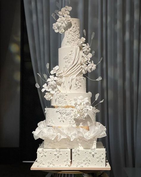 Wedding Manifestation, Concrete Wedding Cake, Concrete Wedding, Butterfly Wedding Cake, Bettering Yourself, Tall Wedding Cakes, Fancy Wedding Cakes, Royal Wedding Cake, Ivory Wedding Cake