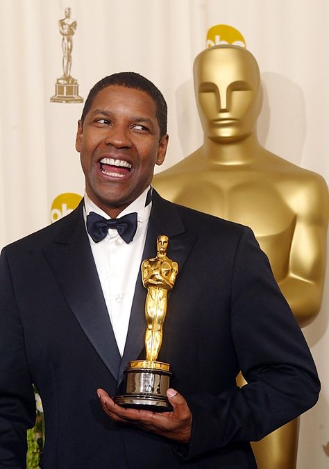 Denzel Washington • Best Actor • Training Day• 2001 Actor Denzel Washington, Septième Art, Academy Award Winners, Black Actors, Black Hollywood, Black Celebrities, Best Supporting Actor, Denzel Washington, Oscar Winners