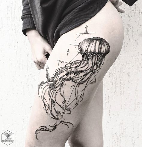 Blackwork Jellyfish On Girls Thigh | Best tattoo design ideas Seahorse Tattoo, 16 Tattoo, Jellyfish Tattoo, Octopus Tattoo, Thigh Tattoos Women, Nature Tattoos, Trendy Tattoos, Foot Tattoos, Get A Tattoo