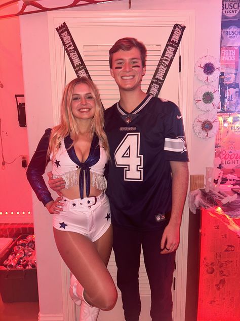 Halloween costume inspo Giselle And Tom Brady Halloween Costume, Couple Costumes For Halloween College, Tom Brady Halloween Costume, Giselle And Tom Brady, Cowboy Couple Costume, 2000s Halloween Costume Ideas, 2000s Halloween Costume, Basketball Costume, Halloween Softball