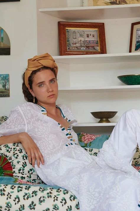 Lisa Corti : cette marque italienne de mode et lifestyle est la nouvelle addiction des Parisiennes | Vogue Paris Leopard Flower, Spring Summer Collection, Big Flowers, Saturated Color, Vogue Paris, Color Theory, White Design, Primavera Estate, Summer Collection