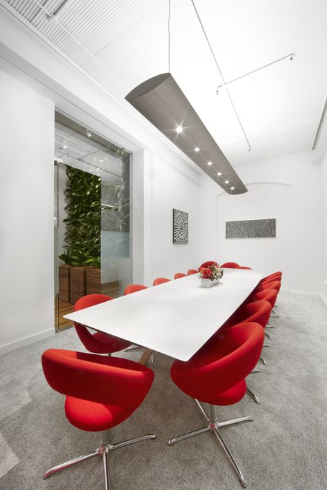 Renovated Warehouse, Cool Home Office, Red Chairs, Warehouse Office, Pretty Office, Red Office, Industrial Office Design, Corporate Office Design, Modern Office Design