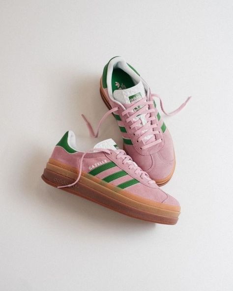 Pink Adidas Outfit, Adidas Bold, Cute Converse Shoes, Gazelle Adidas, Adidas Outfit Shoes, Summer Wishlist, Gazelle Bold, Bold Shoes, Adidas Originals Gazelle