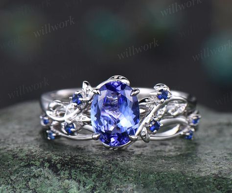 Tanzanite Wedding Ring, Engament Rings, Tanzanite Rings, Dream Rings, Pretty Engagement Rings, Sapphire Engagement Ring Set, Vintage Inspired Engagement Rings, Tanzanite Engagement Ring, Ruby Rings