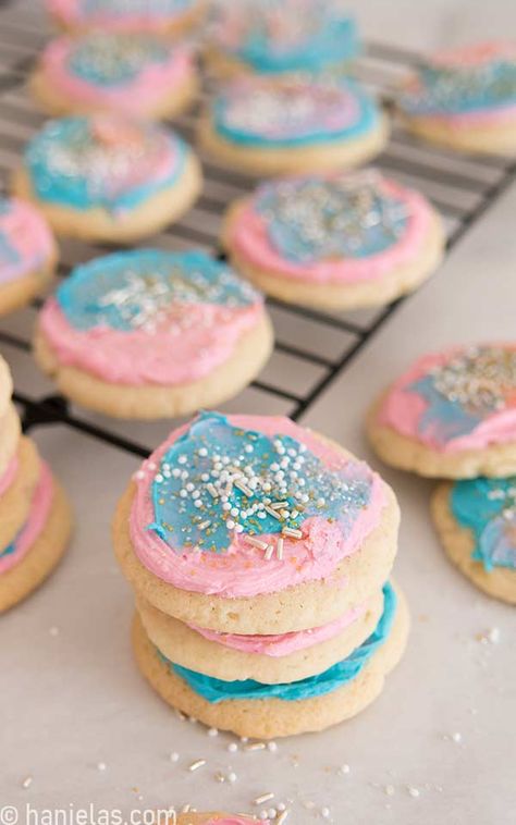 Soft Lofthouse Cookies Pink And Blue Cookies, Lofthouse Cookie Recipe, Lofthouse Cookies, Cookie Display, Blue Frosting, Cooking Stuff, Blue Cookies, Blue Desserts, Sugar Cookie Bars