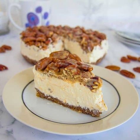 This no-bake keto cheesecake with a pecan crust is light, creamy with crunchy pecans in a caramel sauce. Cheesecake does not get better than this! @divalicious_recipes Keto Pecan Cheesecake, Breakfast Cheesecake, Keto No Bake Cheesecake, Keto Pecan Pie, Pecan Crust, Pecan Pie Cheesecake, Pecan Cheesecake, Pie Cheesecake, Postre Keto