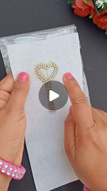 Diy Rhinestone Earrings, Hair Accessories Diy Headband, Diy Valentine, Diy Rhinestone, Earrings Diy, Jewelry Hair, Instagram Diy, Diy Headband, Crystal Accessories