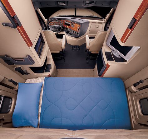 Cascadia Interior - Freightliner Trucks Semi Trucks Interior, Truck Organization, Truck Living, Freightliner Trucks, Freightliner Cascadia, Train Truck, Custom Big Rigs, Trucking Life, Truck Interior