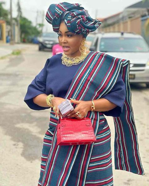 "Owo Yi Po" Actress Mercy Aigbe Shares Some Stunning Photos With A Lovely Traditional Attire Mercy Aigbe, Traditional Attire, Chanel Boy Bag, Traditional Outfits, Actresses, Actors, Photographer, Celebrities, Beauty