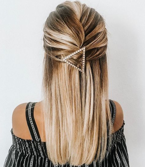 50 Trendiest Half-Up Half-Down Hairstyles for 2020 - Hair Adviser Wedding Half Updo, Braided Half Updo, Half Updo Hairstyles, Half Up Half Down Hairstyles, Braided Half Up, Long Hair Updo, Half Updo, Natural Hair Styles Easy, Half Up Half Down Hair