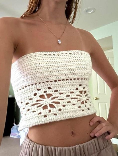 Mode Crochet, Crochet Clothing And Accessories, Crochet Summer Tops, Crochet Fashion Patterns, Crochet Crop, Crochet Things, Crochet Inspo, Crochet Crop Top, Cute Everyday Outfits