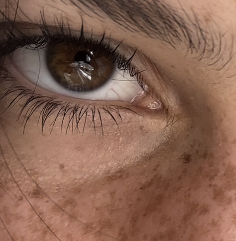 Freckle freckle frecle Pale Skin With Freckles Aesthetic, Brown Eyes And Freckles Aesthetic, Freckled Skin Aesthetic, Freckles Aesthetic Faceless, Cute Freckles Aesthetic, Brown Eyes With Freckles, Brown Woman Aesthetic, Pale Skin With Freckles, Freckle Aesthetic