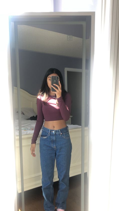 Tight Shirt Loose Pants Outfit, Loose Pants Outfit, Stylist Outfit, 90s Girl, Baddie Outfits Casual, Loose Pants, Pretty Selfies, Outfits Casual, Baddie Outfits