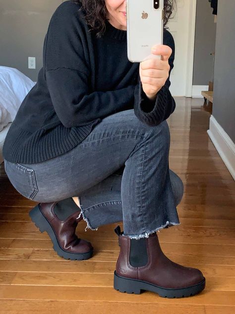 20 STYLISH, COMFORTABLE PAIRS OF SHOES TRIED & REVIEWED | Our Comfort Shoe Queen is at it again — the most stylish comfort shoes & boots (shearling Birkenstocks, waterproof UGGs, leopard sneakers) tried & reviewed. | #TheMomEditStyle #ComfortShoesWomen #WomensComfortShoes #FlatBootiesWomen #SorelWaterproofBooties #EverlaneSneakers #VinceChelseaBoots #UGGs #FlyLondon #EverlaneGloveBoots #BirkenstocksShearlingSandals #DanksoClogBoots #NewBalance #MadewellTrainers #LottaClogBoots #Aquatalia Women's Chelsea Boots, Wexford Boots Outfit, Birkenstock Boots Women, Birkenstock Boots Women Outfit, Comfortable Work Shoes For Women, Most Comfortable Boots Women, Comfortable Boots For Women Fall Winter, Eastland Boots Women Outfit, Comfortable Chelsea Boots Women