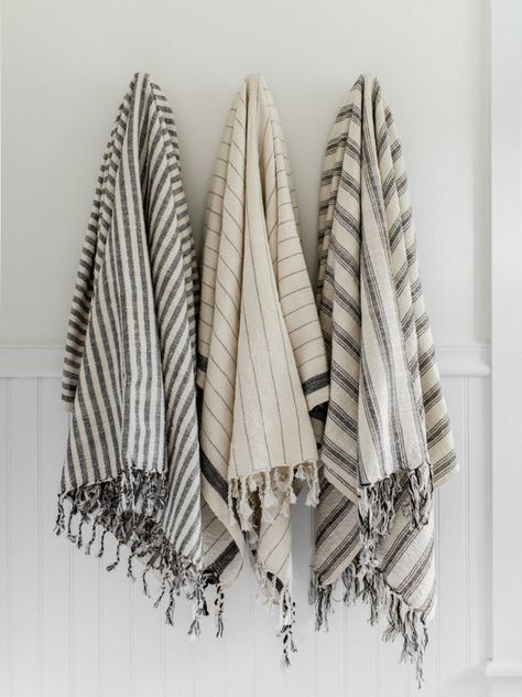 Turkish Towels Bathroom, Striped Bath Towels, Egyptian Cotton Towels, Primary Bathroom, Mini Farm, Striped Table, Accessories Bathroom, Peshtemal Towel, Baby Cover