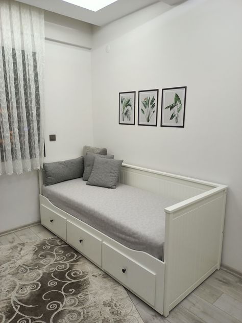 ikea hemnes daybedguest roomikea hemnes divanmisafir odası Ikea Hemnes Daybed Guest Room, Ikea Hemnes Divan, Ikea Divan, Hemnes Divan, Daybed Guest Room, Ikea Hemnes Daybed, Hemnes Daybed, Guest Bedroom Home Office, Spare Room Ideas