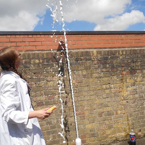 Coke and mentos, exploding lemonade. Home science experiment. Coke And Mentos, Home Science, At Home Science Experiments, Science Experiment, Science Experiments, Lemonade, Science