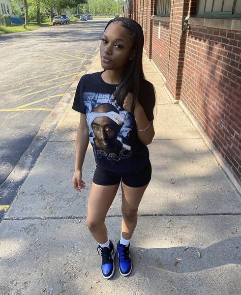 Navy Blue Jordan 1 Outfit Women, Royal Blue 1s Outfit, Blue And Black Jordan 1 Outfit, Royal Blue Jordan 1 Outfit Women, Black Jordan 1 Outfit Women, Jordan Fit, Outfits With Jordan 1s, Influencer City, Nike Fits