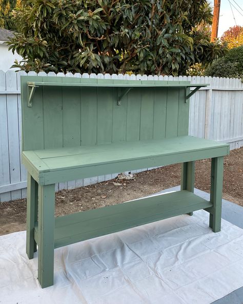 Potting Bench Pallet, Backyard Updates, Potting Benches Diy, Benches Diy, Pallet Potting Bench, Outdoor Potting Bench, Potting Benches, Garden Prepping, Garden Bench Diy