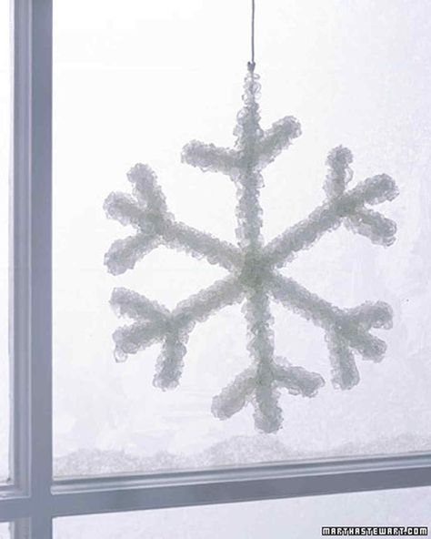 Crystal Snowflake Kids' Christmas Crafts | Martha Stewart Living — The snowflakes outside will sigh with envy when they see this one in the window. Borax Snowflakes, Borax Crystals, Snowflake Craft, Martha Stewart Crafts, Crystal Snowflakes, Snowflake Decorations, Paper Snowflakes, Diy Crystals, Noel Christmas