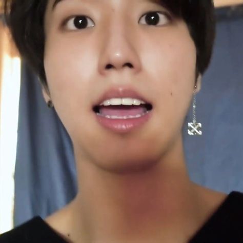 Han Natural Skin, Han Tongue Out, Han Jisung Tan Skin, Han Jisung Lips, Han Jisung Tongue, Han Jisung Unwhitewashed, Han Jisung Sticking His Tongue Out, Han Jisung Cheeks Cute, Han Jisung Bare Face