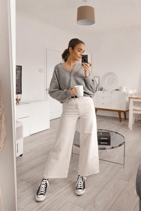 Beige Pants Outfit, Estilo Rachel Green, White Pants Casual, Fall Winter Fashion Trends, Wide Leg Jeans Outfit, White Pants Outfit, Wide Leg Pants Outfit, Fall Outfit Inspiration, Pants Outfit Fall